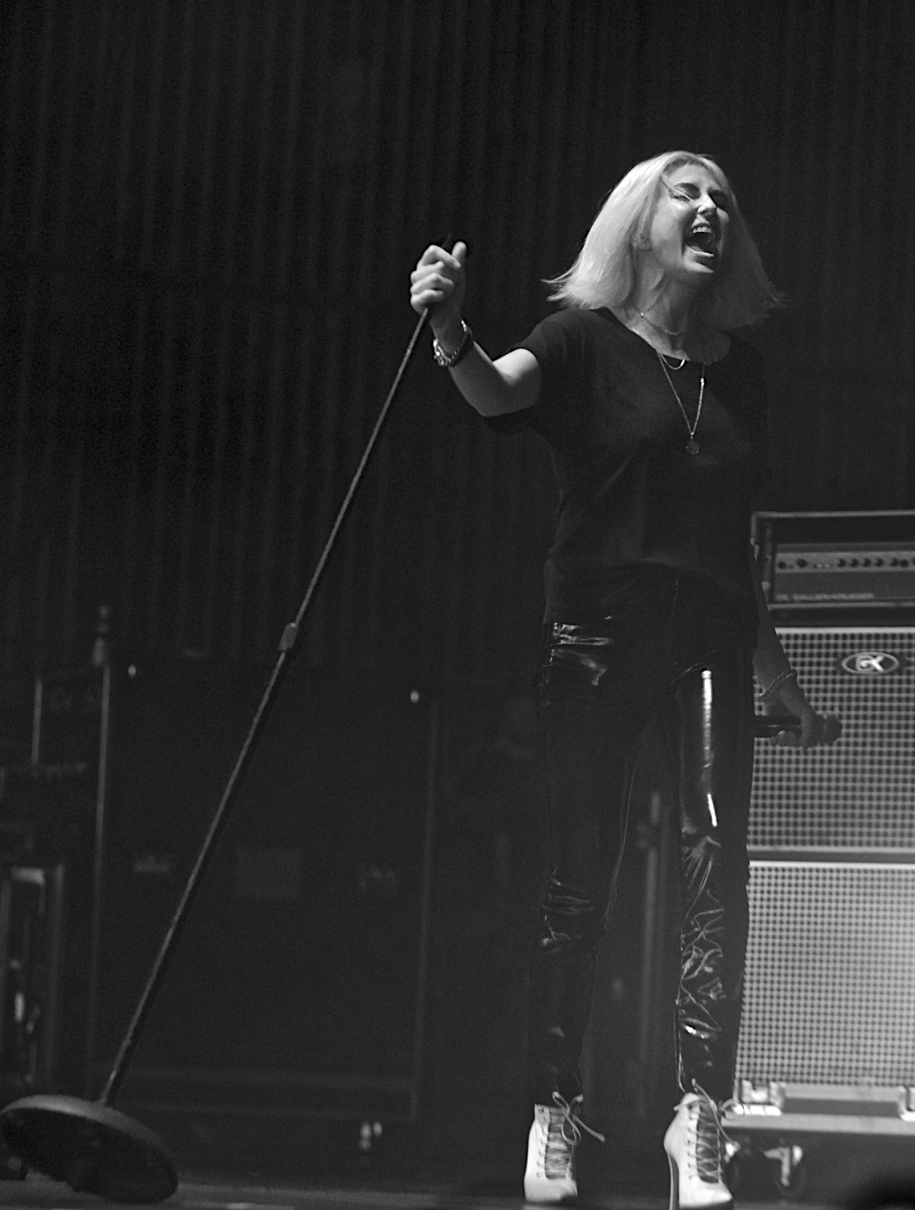 Phantongram
Radio 104.5 Birthday Celebration
BB&T Pavilion
Camden, NJ
June 2, 2019

DerekBrad.com